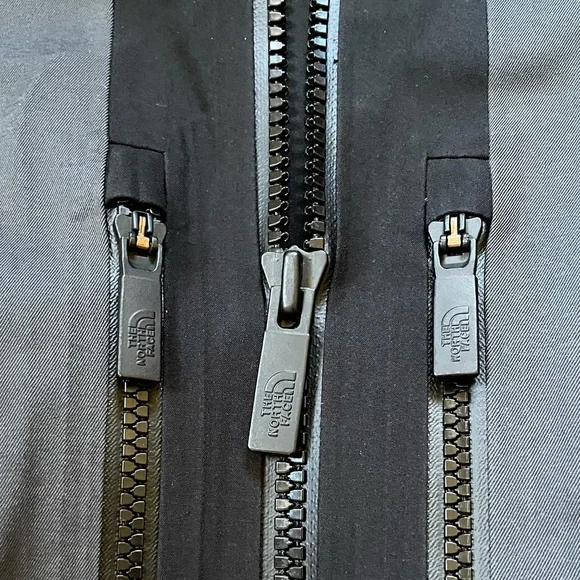 The North Face Women’s DMTR FUTURELIGHT Down Ski Jacket In TNF Black - Picture 7 of 13